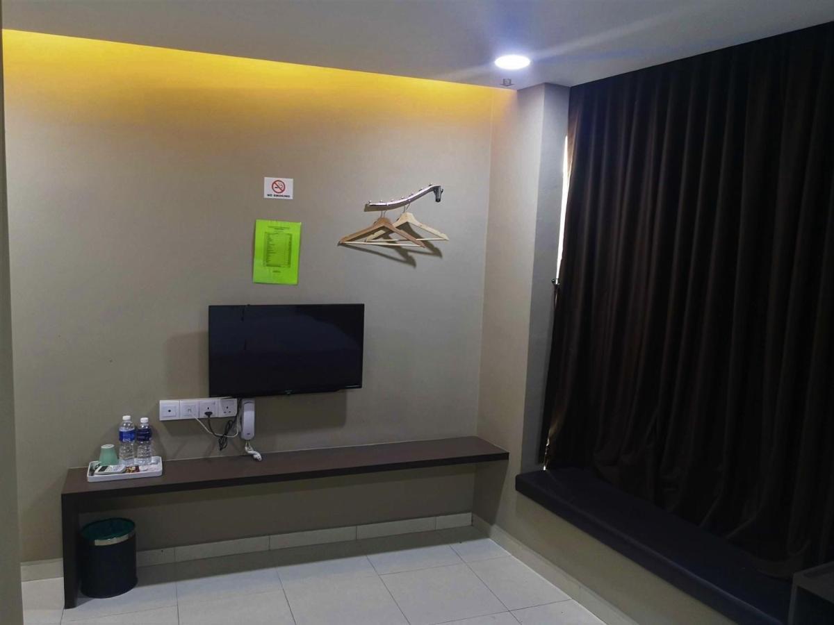 Tropika Garden Hotel Kulai Johor Bahru Esterno foto