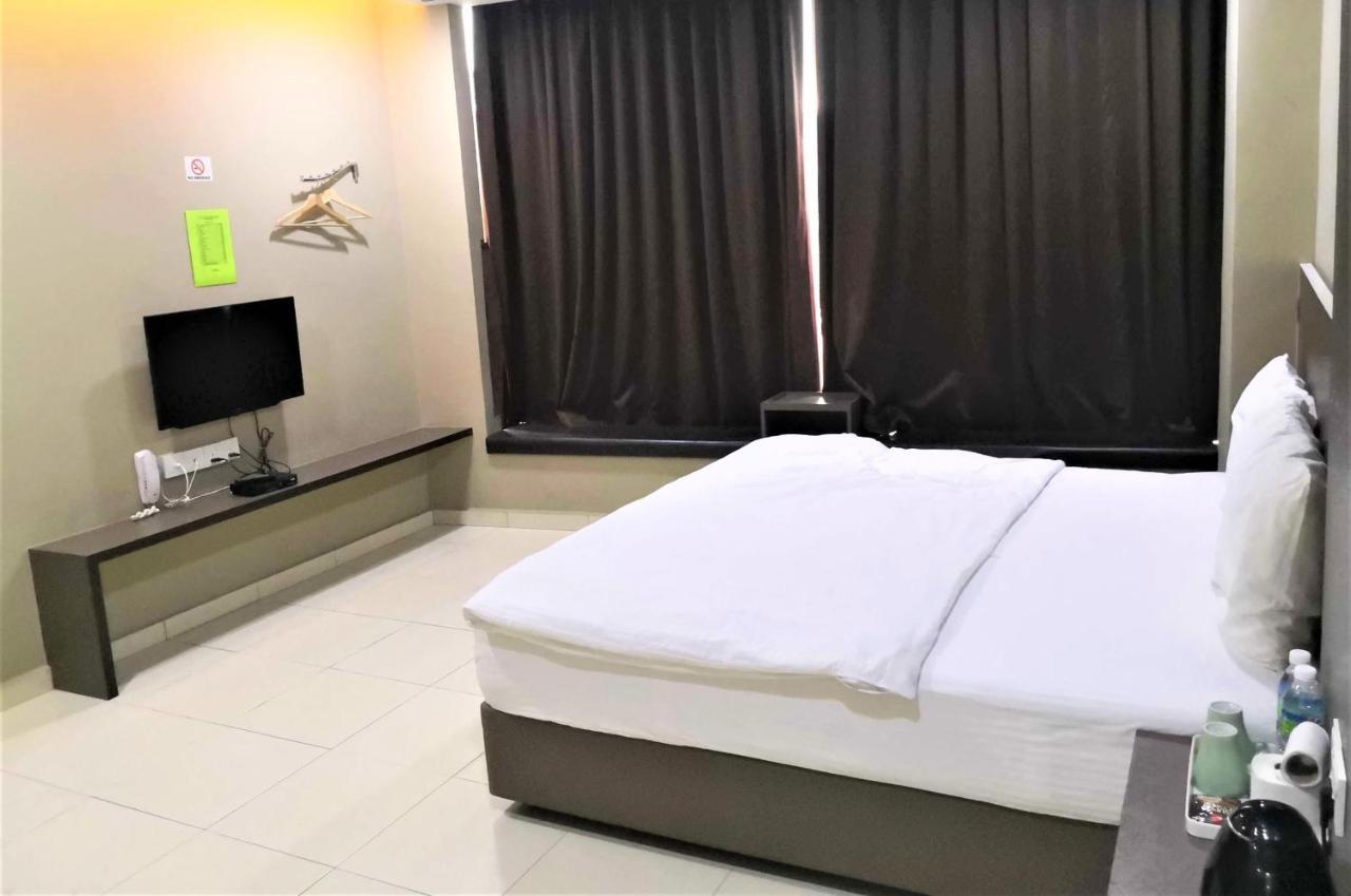 Tropika Garden Hotel Kulai Johor Bahru Esterno foto