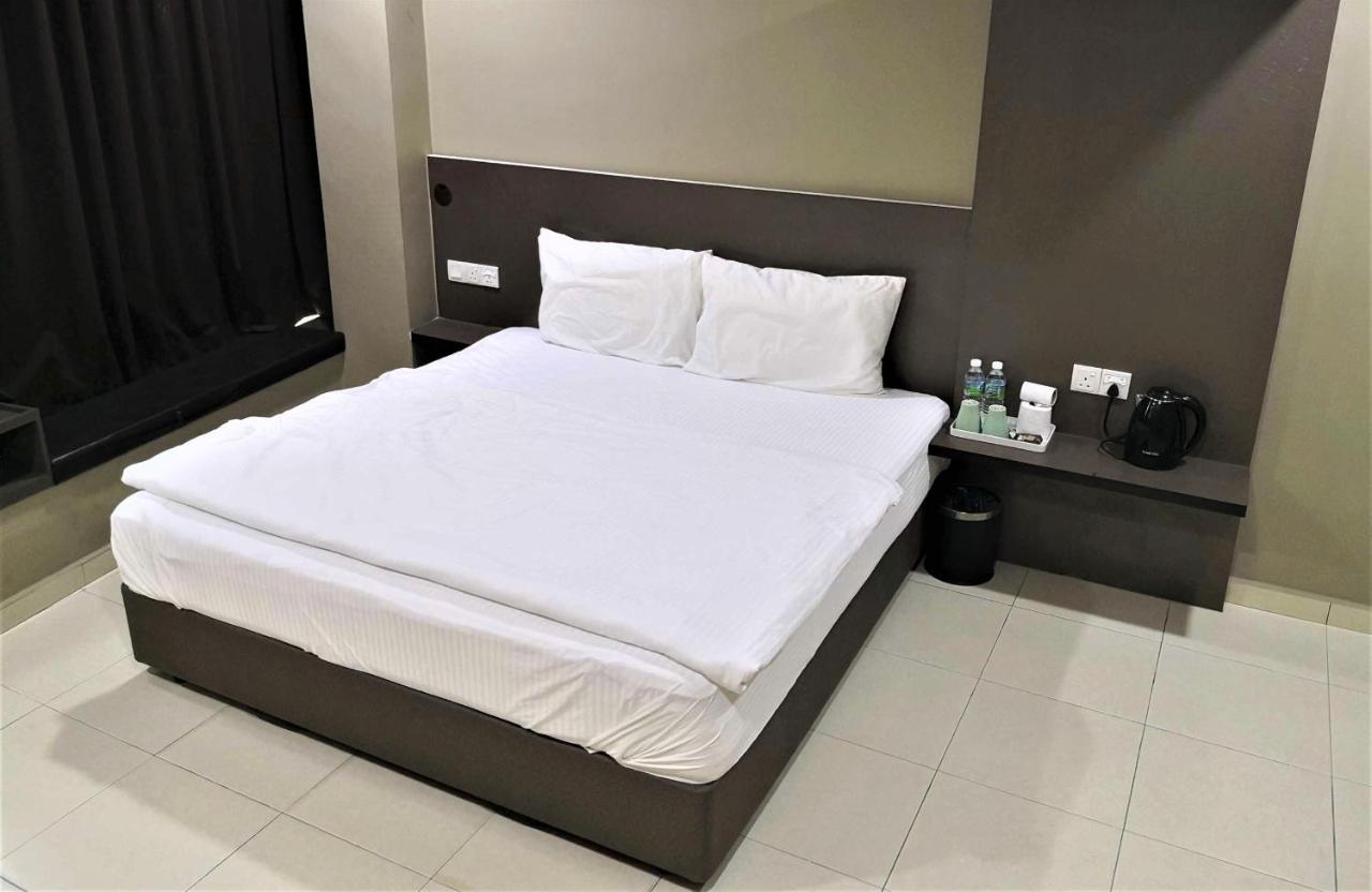 Tropika Garden Hotel Kulai Johor Bahru Esterno foto