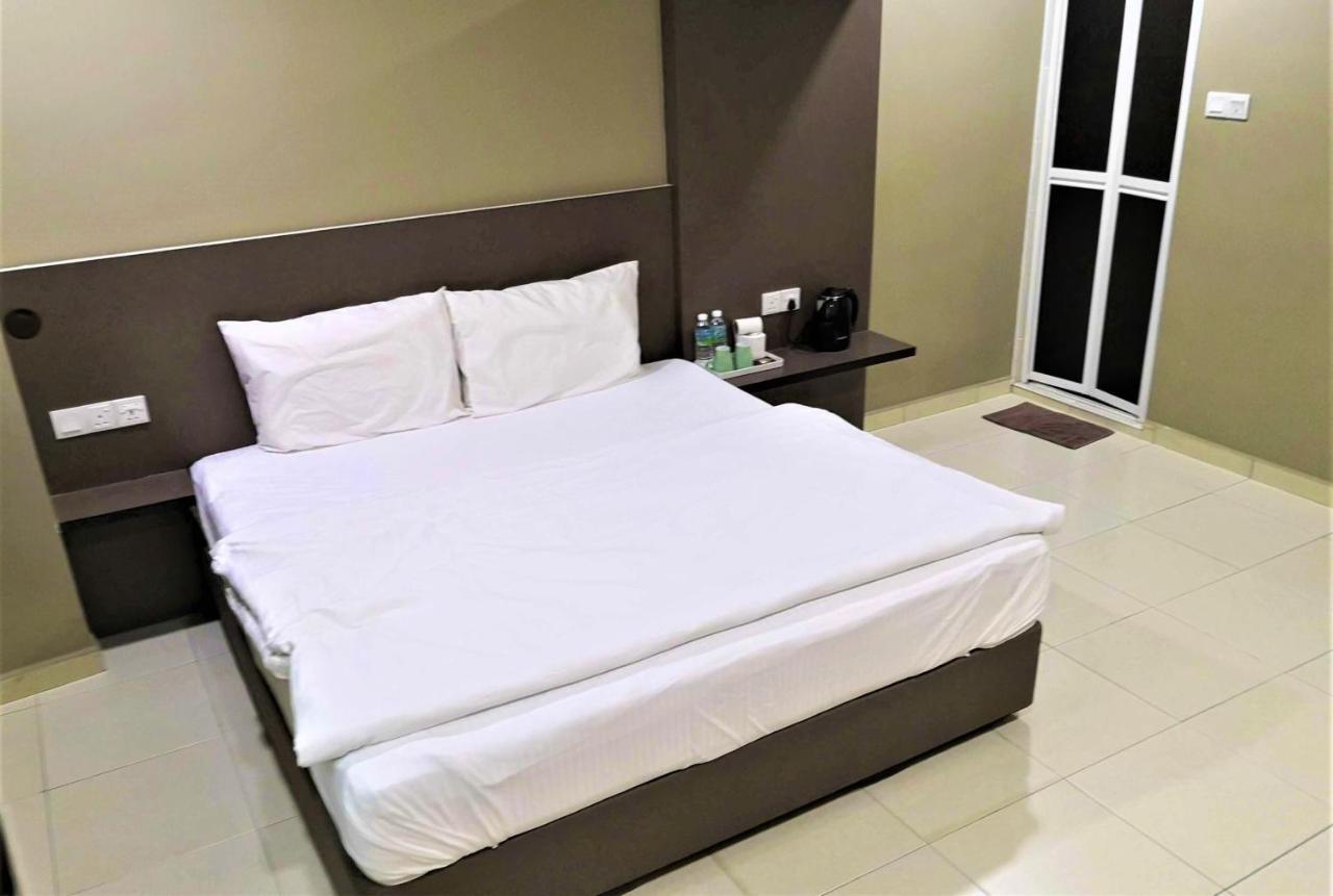 Tropika Garden Hotel Kulai Johor Bahru Esterno foto