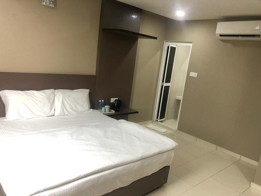 Tropika Garden Hotel Kulai Johor Bahru Esterno foto