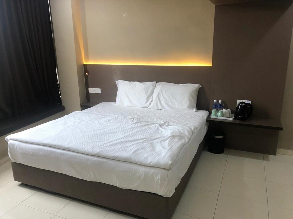 Tropika Garden Hotel Kulai Johor Bahru Esterno foto